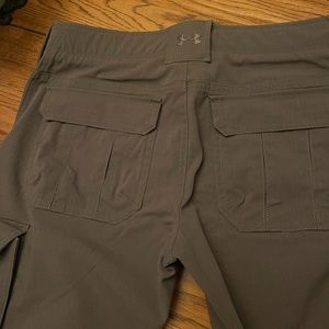 Size 8 women’s Under Armour tactical pants